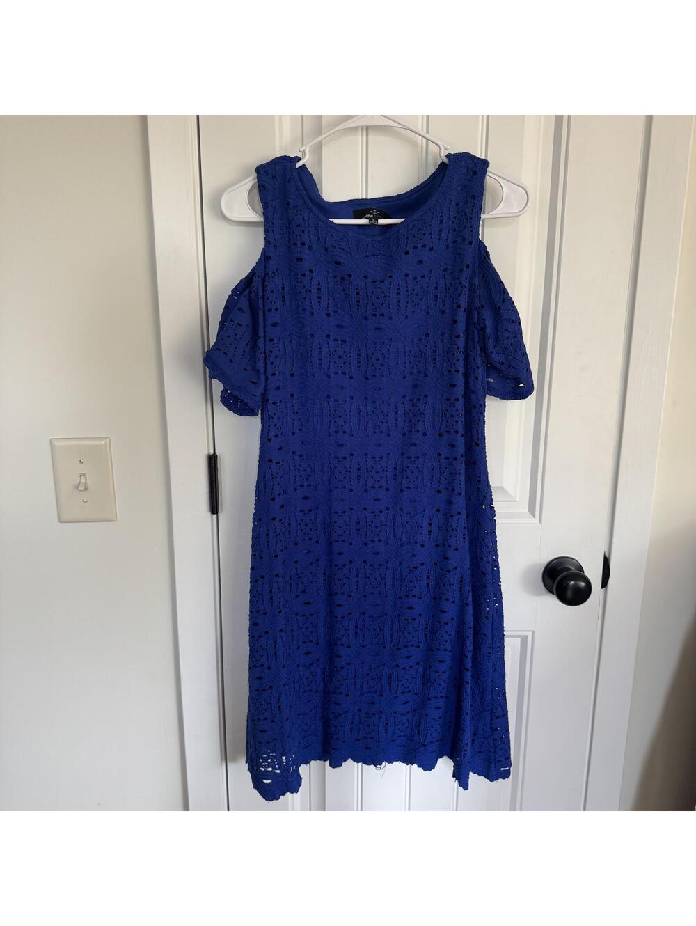 Ronni Nicole Royal Blue Cold Shoulder Lace Dress Size 6